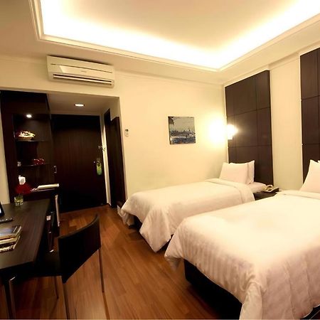 צ'ירבון Bentani Hotel & Residence מראה חיצוני תמונה