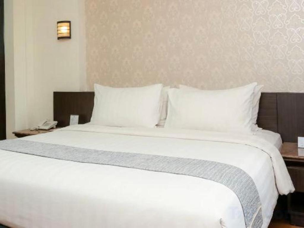 צ'ירבון Bentani Hotel & Residence מראה חיצוני תמונה