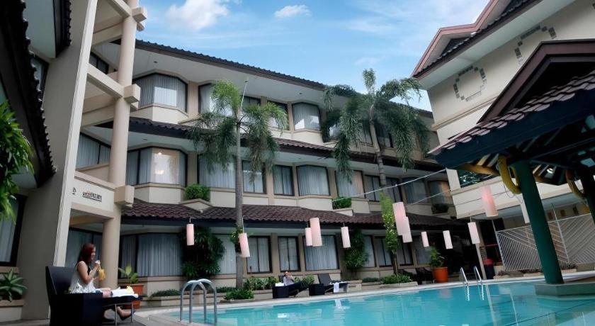 צ'ירבון Bentani Hotel & Residence מראה חיצוני תמונה