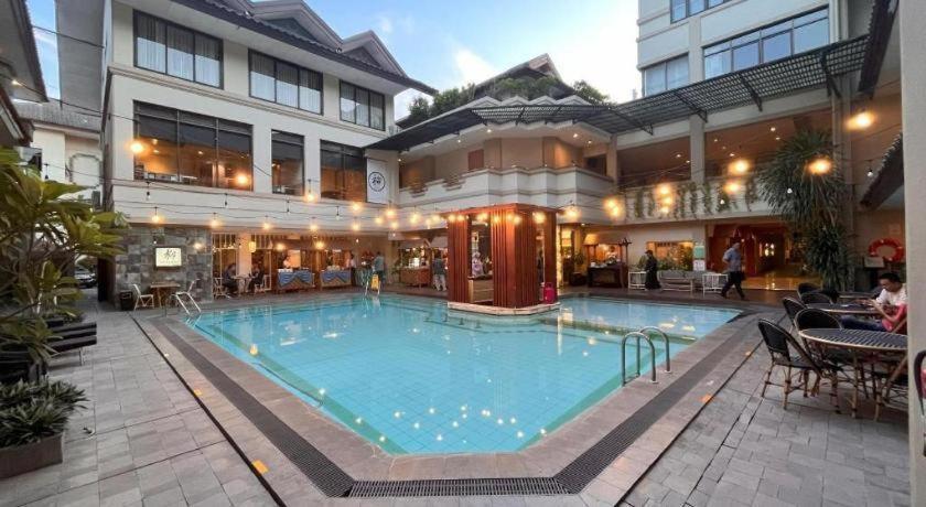 צ'ירבון Bentani Hotel & Residence מראה חיצוני תמונה