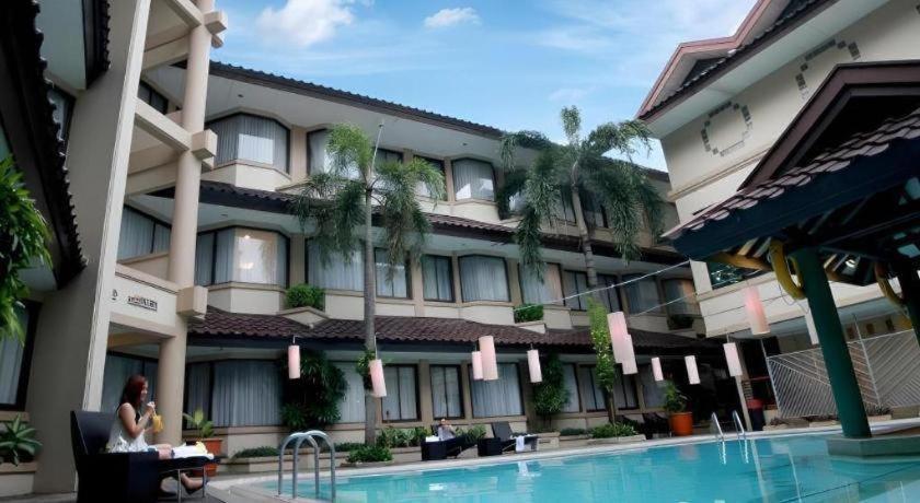 צ'ירבון Bentani Hotel & Residence מראה חיצוני תמונה